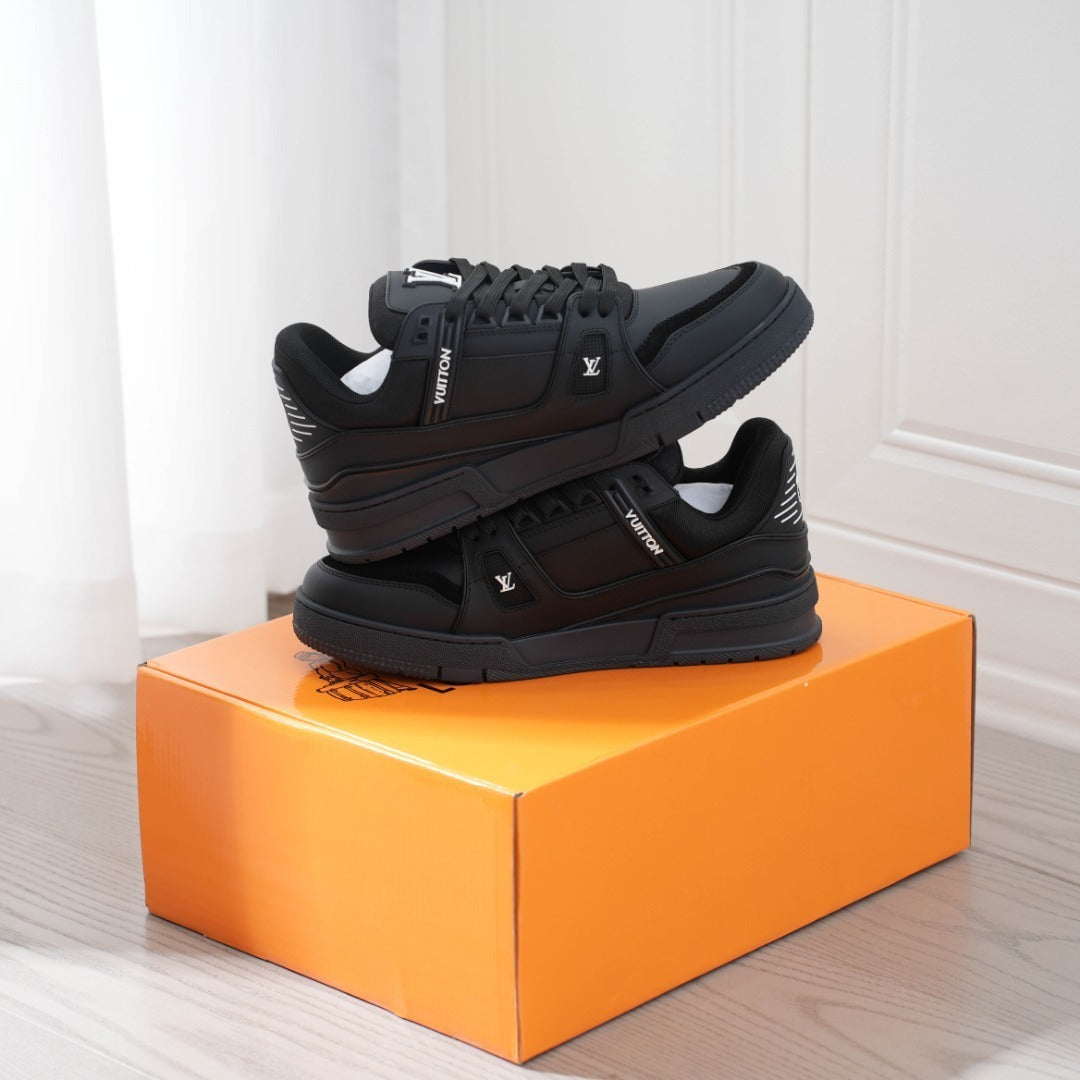 LV TRAINER FULL BLACK