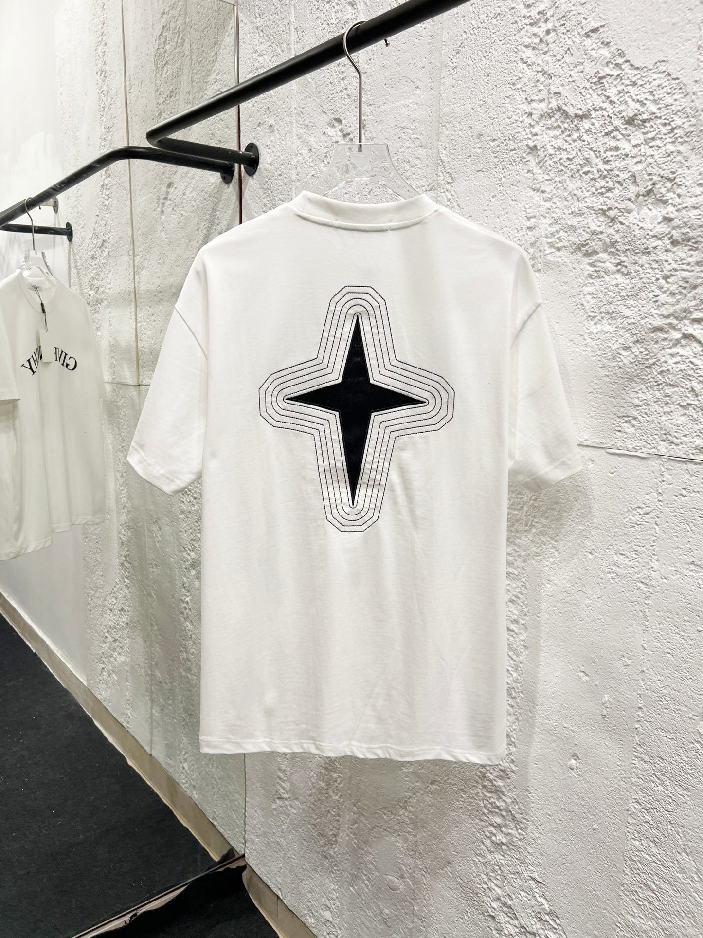 CAMISETA GIVENCHY