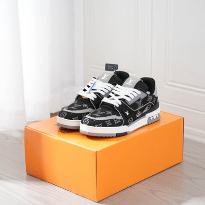LV TRAINER  BLACK & WHITE