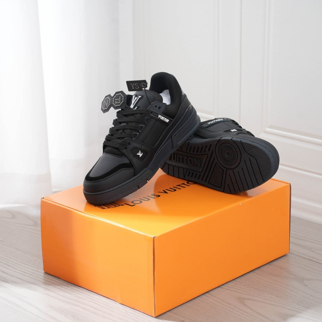LV TRAINER FULL BLACK